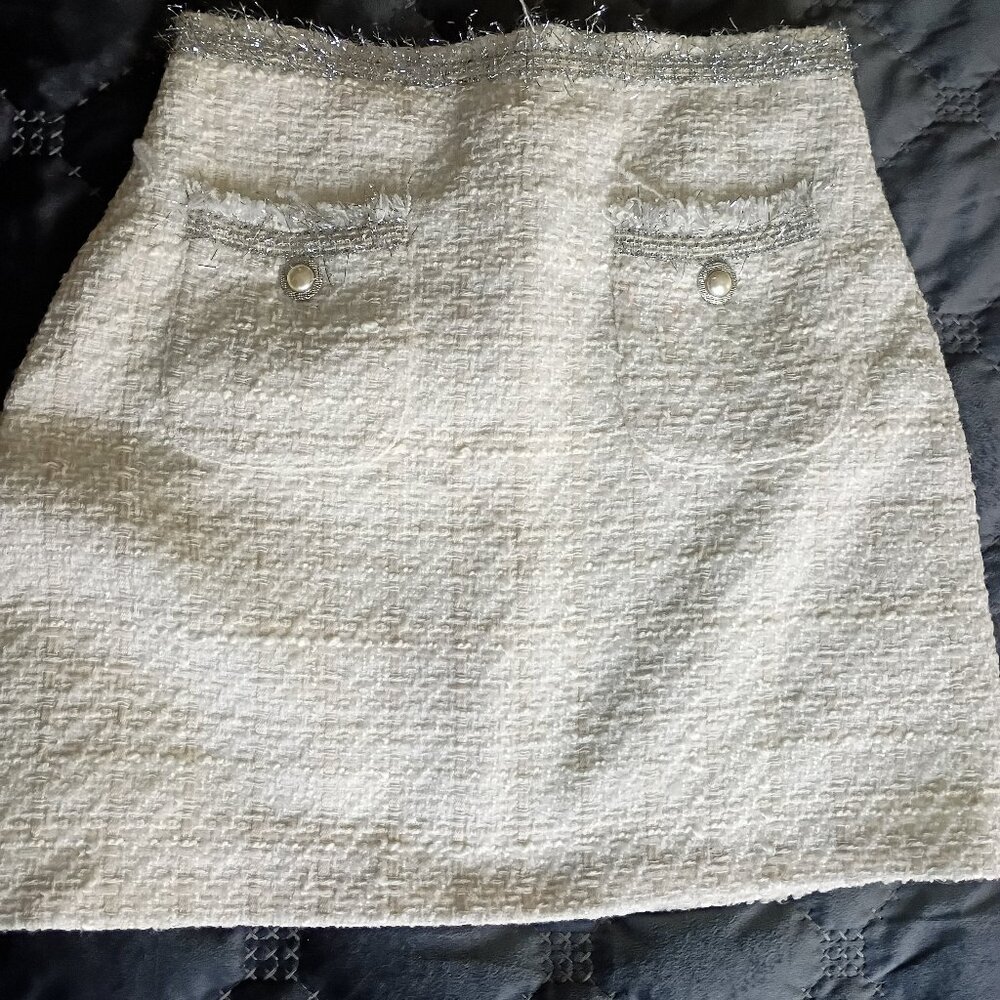 NWOT Tweed mini skirt w/pearls